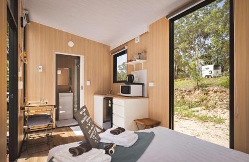 Maroota House | Maroota Greens SKY by Tiny Away