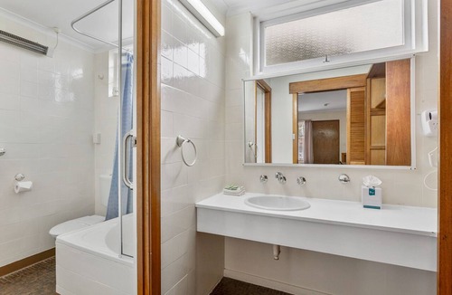 Moonah Hotel | Martin Cash Motel