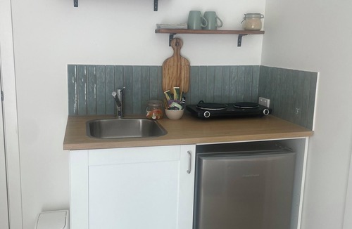 Lagoon Pocket Apartment | Mary Valley Magic -Noosa & Rainbow beach base, hinterland views, country quiet