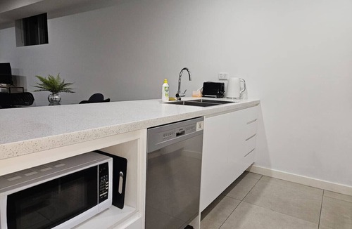 Mascot Apartment | Mascot 2 beds 10 Close to station easy to anywhere
