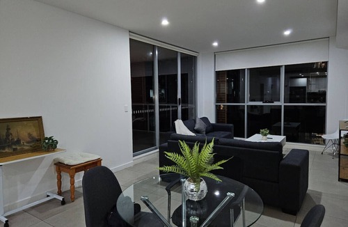 Mascot Apartment | Mascot 2 beds 10 Close to station easy to anywhere