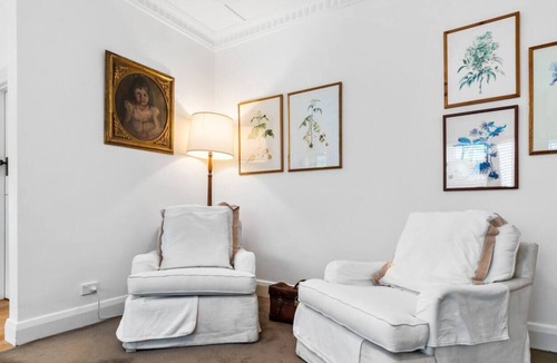 Elwood House | Massive Mitford! Large, Luxurious 1st Class 4 Bdrm