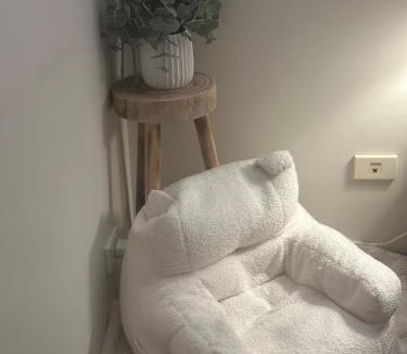 Bentley House | Master room with private bathroom and AC