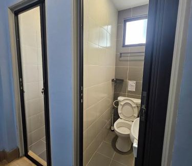Pusat Komersil Lee Ling Apartment | Matang Centre, SeaWorld Theme, Walk Up 1st Flr APT