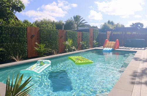 Tootgarook House | MAX Entertain Beachside Retreat - New Build Home in Mornington with Amazing Pool