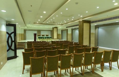 Tiruchirappalli Hotel | Mayas Kem Pride A Group of hotel Mayas