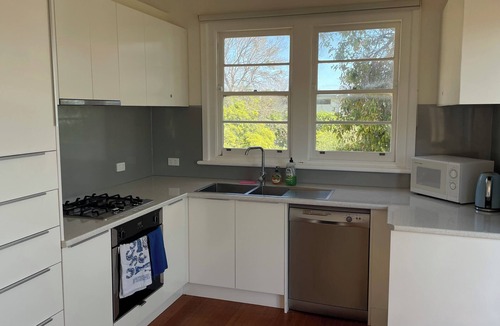 McCrae House | McCrae, the perfect stay. Short walk to beach plus beautiful bay views
