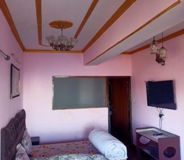 Shimla Hotel | Meadows Lush B&B