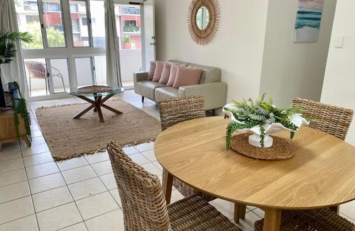 North Ward Apartment | Meander to the Strand on McKinley