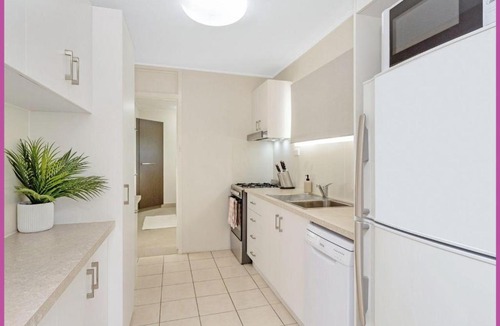 North Ward Apartment | Meander to the Strand on McKinley
