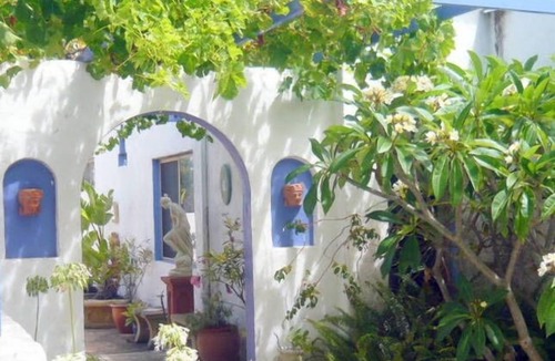 Prevelly Apartment | Mediterranean Apt: Ocean Views Sleeps 6 - Spacious- Families - Couples - Beach