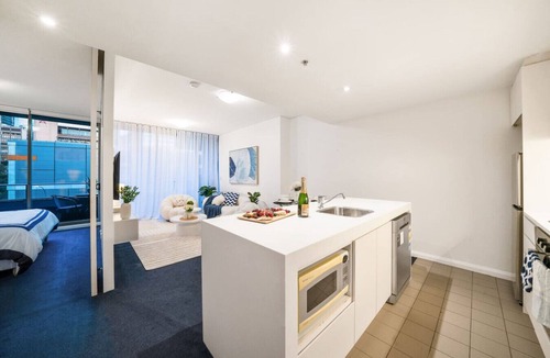 Darling Harbour Apartment | Mediterranean Oasis | Darling Harbour w Pool & Gym