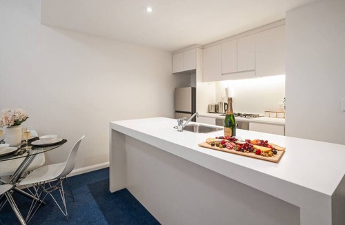 Darling Harbour Apartment | Mediterranean Oasis | Darling Harbour w Pool & Gym