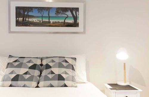 Busselton Bed & Breakfast | Meelup Bay Room - 1 @ Observatory Guesthouse