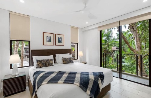 Palm Cove Apartment | 'Melaleuca' Three-bedroom Suite with Adjacent Studio at Temple Resort