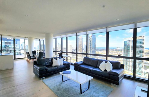 Docklands Apartment | Melbourne Lifestyle Apartments - Best Views on Collins