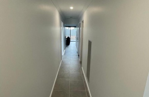 Melton West House | Melton Retreat