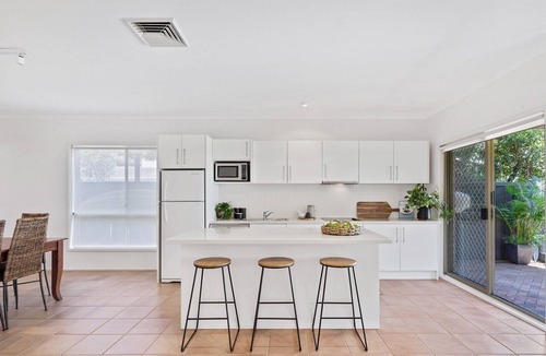 Corlette House | Memories on the Beachfront
