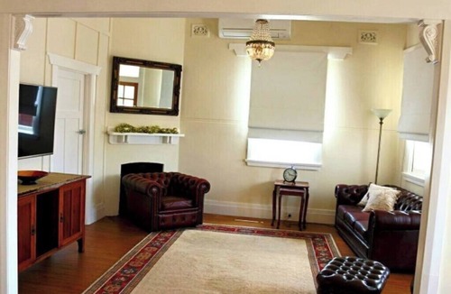 West Wyalong House | Mentor Chambers Serviced Apartment