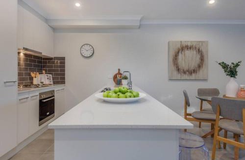 Wangaratta House | Merchants Court Central 3 bedroom townhouse