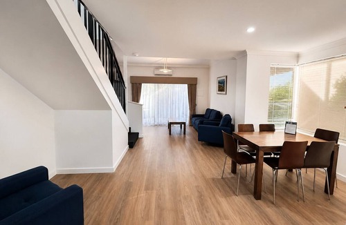Pelican Point Hotel | Mercure Bunbury Sanctuary Golf Resort