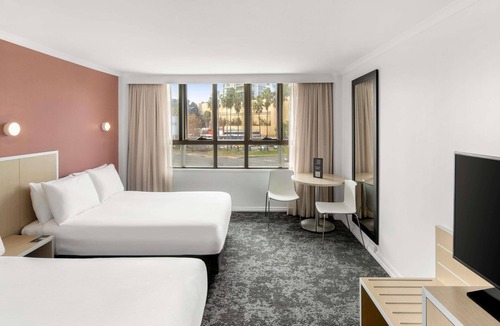 Newcastle West Hotel | Mercure Newcastle