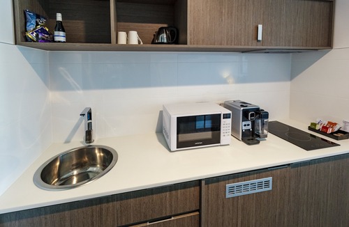 Birtinya Hotel | Mercure Sunshine Coast Kawana Waters