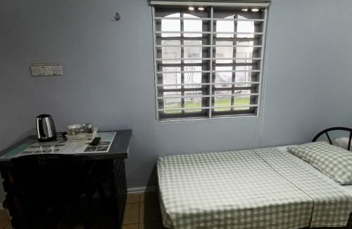 Kampung Lintang House | Merdeka Guest House 2