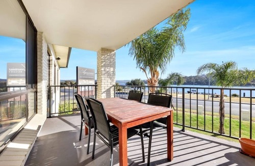 Merimbula Apartment | Merimbula Aquarius - 3 bedroom Deluxe Lake View