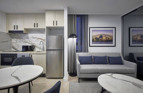 Sydney Central Business District Apartment | Meriton Suites Pitt Street, Sydney