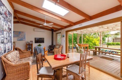 Merricks Beach House | Merricks Surf Cottage - Charming Beachfront Bliss