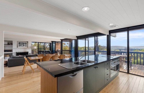 Anglesea House | Mesmerising Views Sum