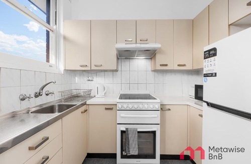 Brighton-le-Sands Apartment | Metawise 2BR Apt Steps to Brighton-Le-Sands Beach