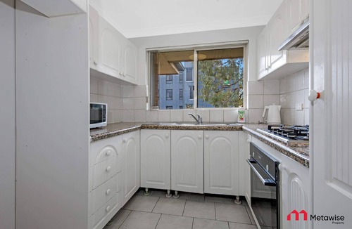 Parramatta Apartment | MetaWise / Parramatta Chic and Comfortable Two Bed