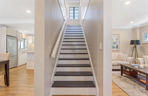 Deception Bay House | Metawisebnb Waterfront 3BR Coastal Escape
