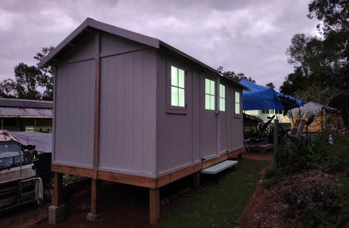 Mount Morgan Hostel | Meyenburg Cabins