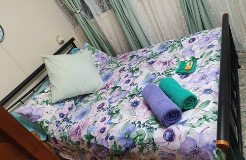 Mount Morgan Bed & Breakfast | Meyenburg House, Front Room, Budget Double Room with Shared Bathroom & Kitchen