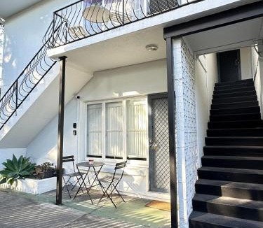Brisbane Apartment | Mi Casa Su Casa - 2BR Sleeps 6 - Free Parking - CBD