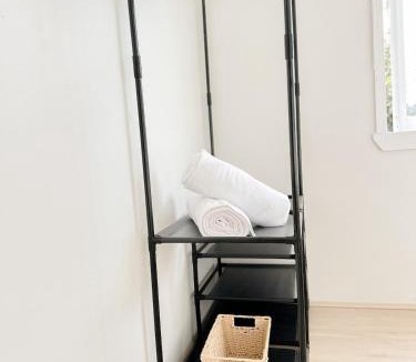 Brisbane Apartment | Mi Casa Su Casa - 2BR Sleeps 6 - Free Parking - CBD