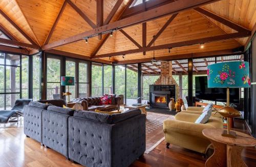 Eagle Bay House | Mibremilla I Private Properties