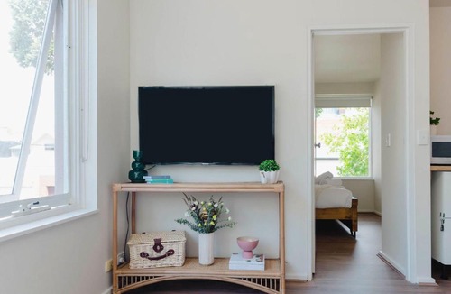 Middle Park Apartment | Middle Park Magic With Parking