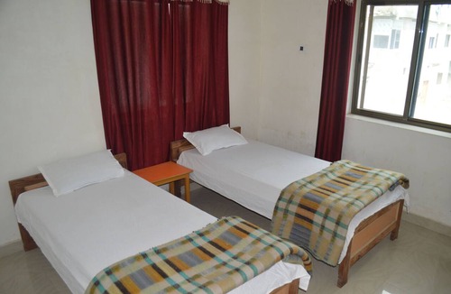 Bodh Gaya Hotel | Middle Way Home Stay