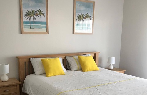 Middleton House | Middleton Beach House - beach location