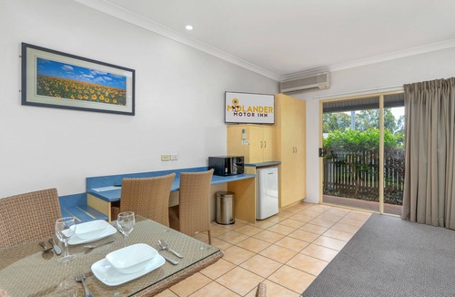 Emerald Hotel | Midlander Motor Inn