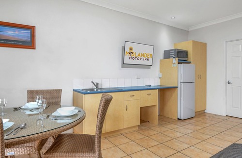 Emerald Hotel | Midlander Motor Inn