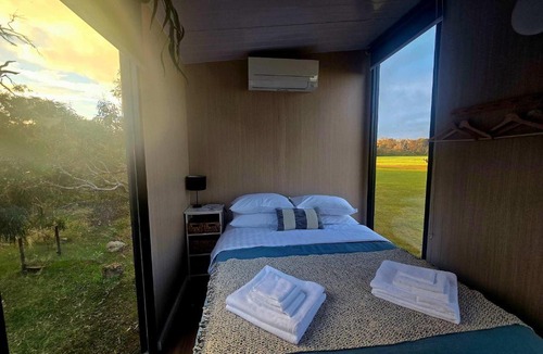 Sleaford House | Mikkira Koala Cabin by Tiny Away