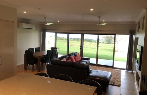 Millaa Millaa House | MilaViews - Escape to the country