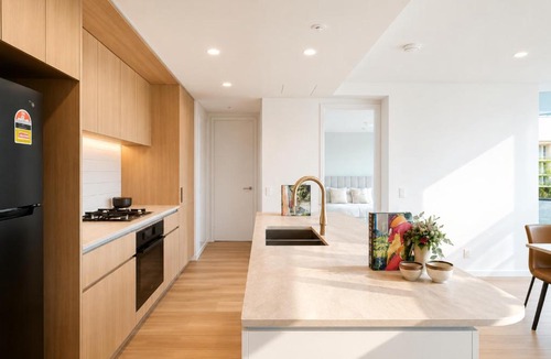 Milton Apartment | Milton Oasis level 16- Luxury Apt near Milton Station