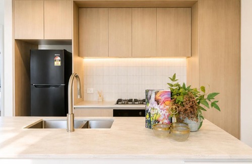 Milton Apartment | Milton Oasis level 16- Luxury Apt near Milton Station