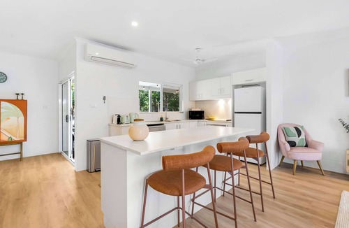 Holloways Beach House | Mimpi Tropics Retreat, Holloways Beach